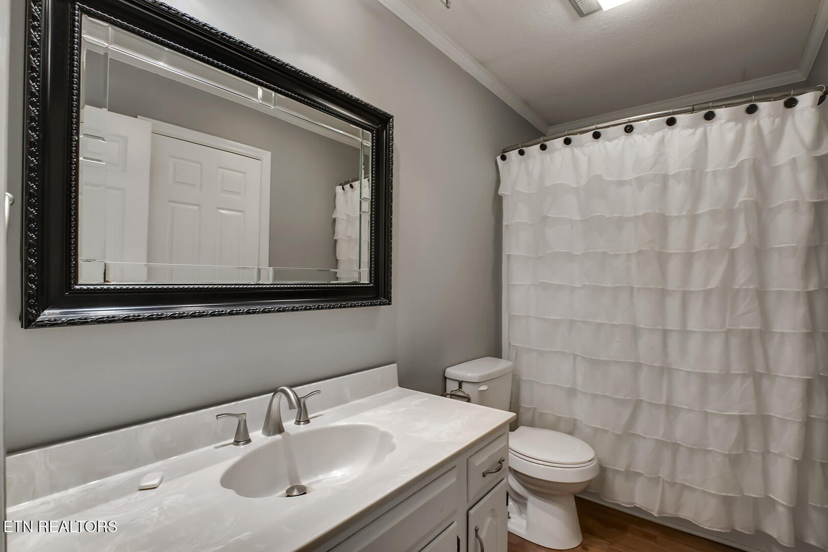 145 Van Stowe Road Harriman, TN 37748 - Photo 38 of 60 38_VanStoweRoad_145_MasterBath