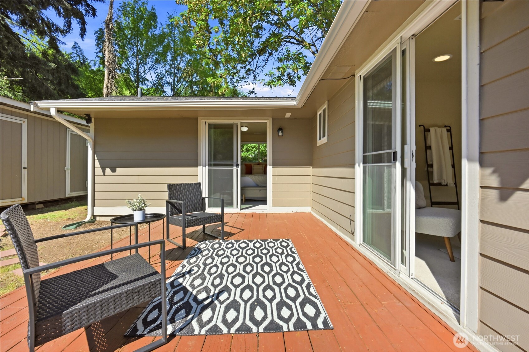 2327 Northeast 86th Street Seattle, WA 98115 - Photo 16 of 34