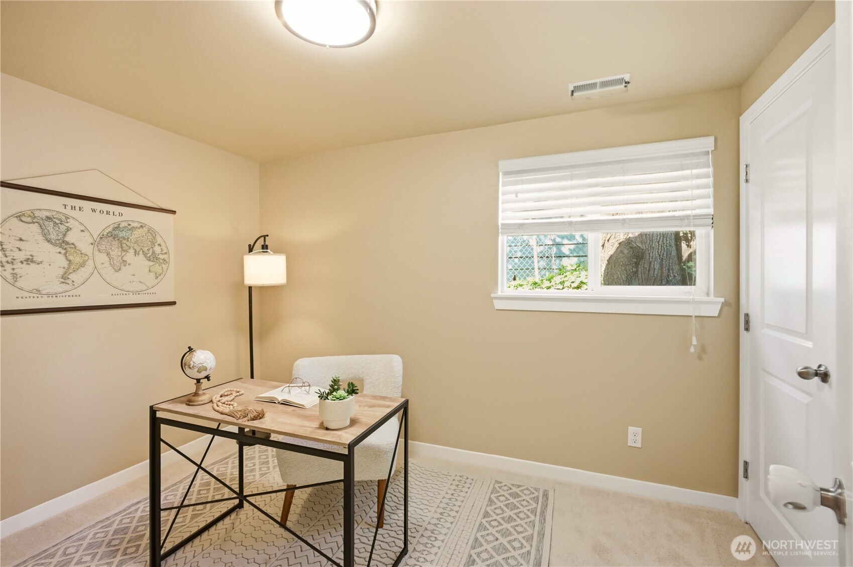 2327 Northeast 86th Street Seattle, WA 98115 - Photo 17 of 34