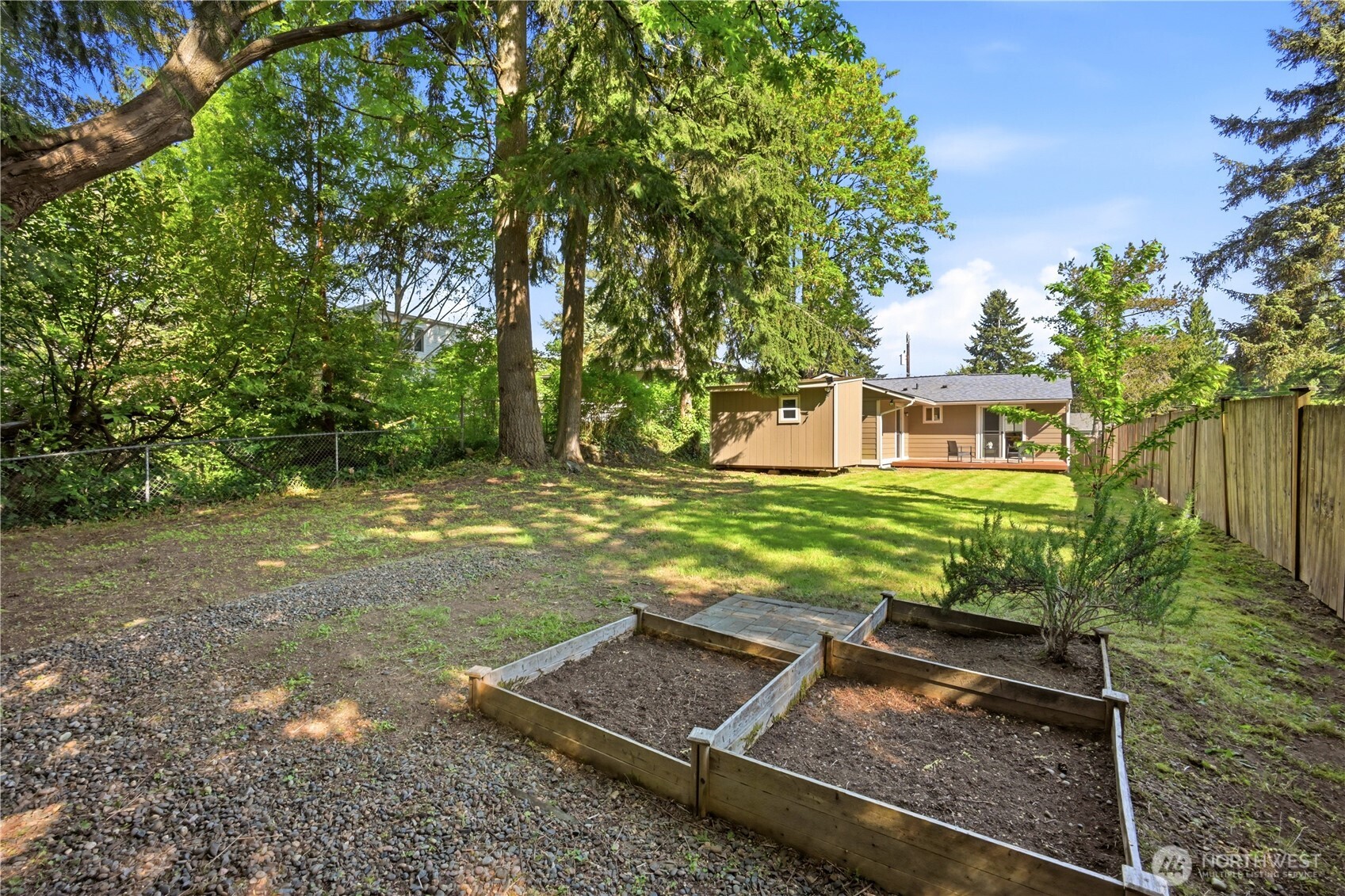 2327 Northeast 86th Street Seattle, WA 98115 - Photo 23 of 34