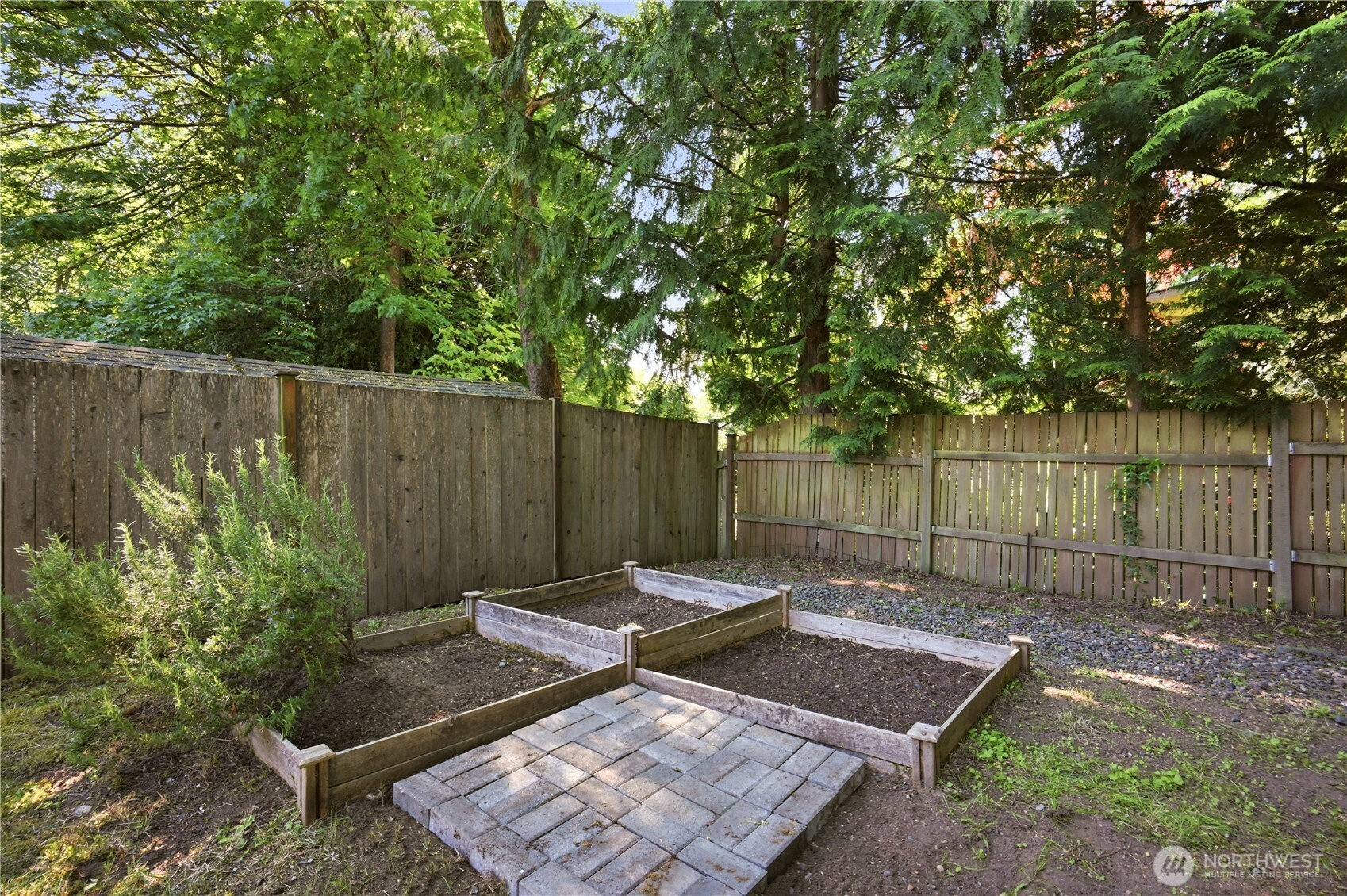 2327 Northeast 86th Street Seattle, WA 98115 - Photo 24 of 34