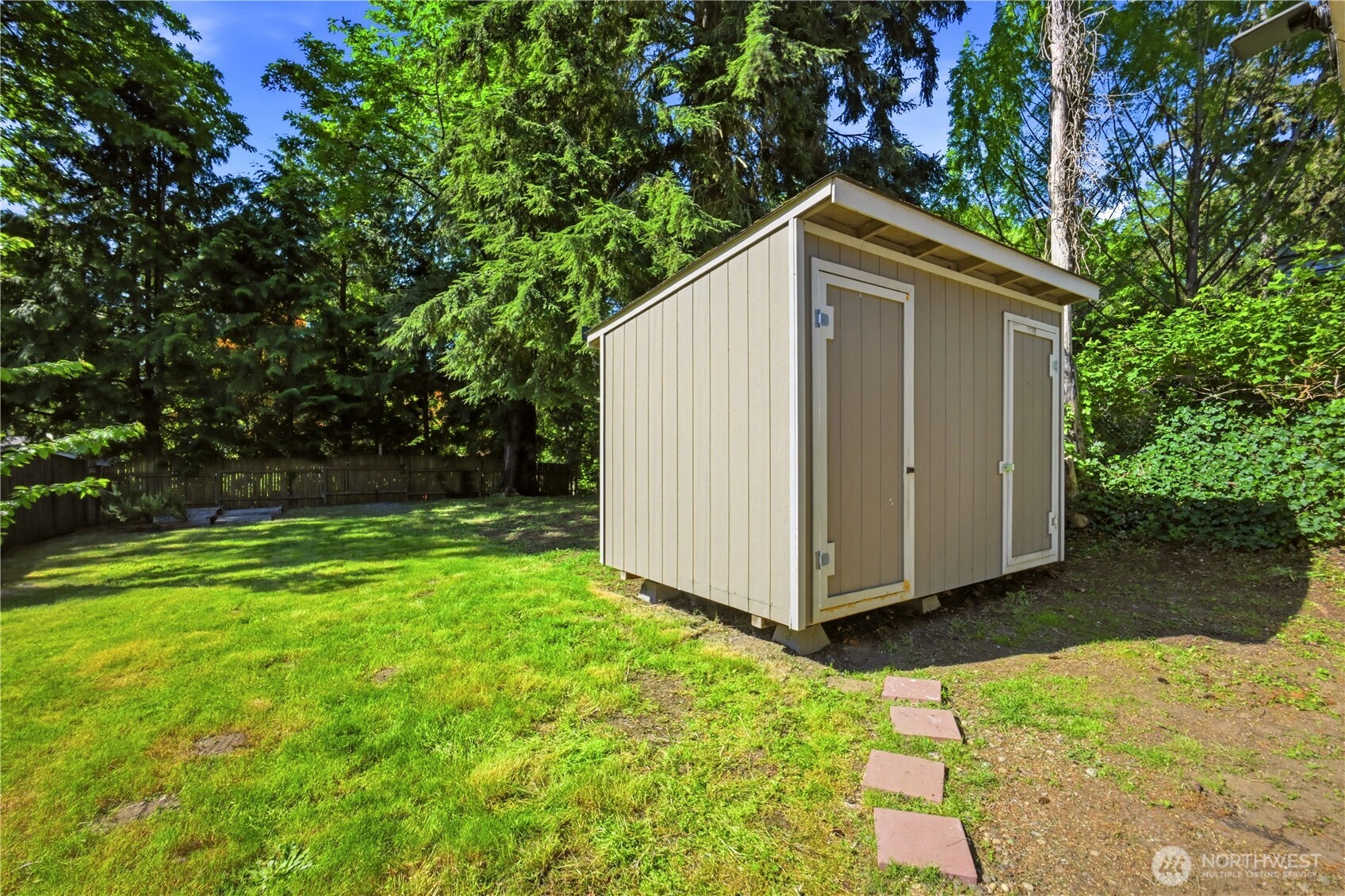 2327 Northeast 86th Street Seattle, WA 98115 - Photo 26 of 34