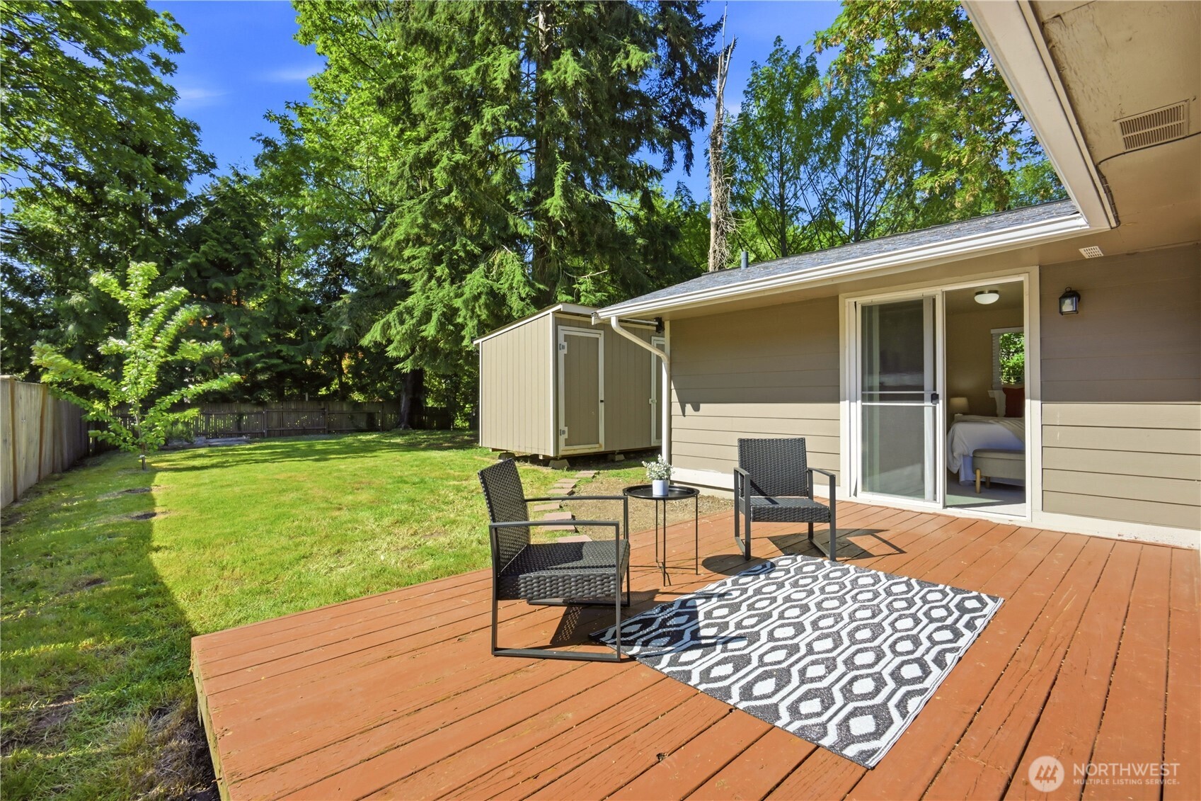 2327 Northeast 86th Street Seattle, WA 98115 - Photo 29 of 34