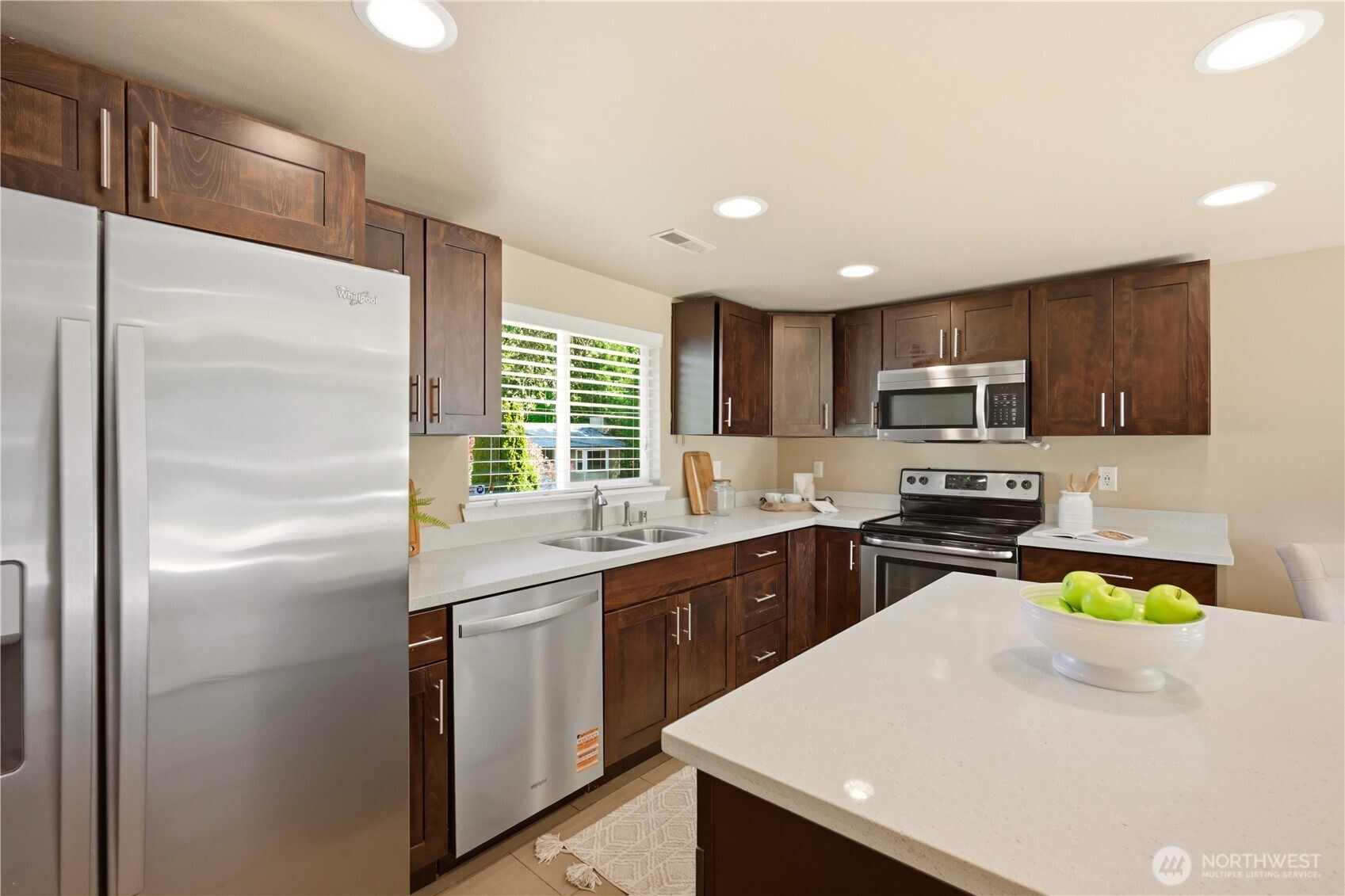 2327 Northeast 86th Street Seattle, WA 98115 - Photo 10 of 34