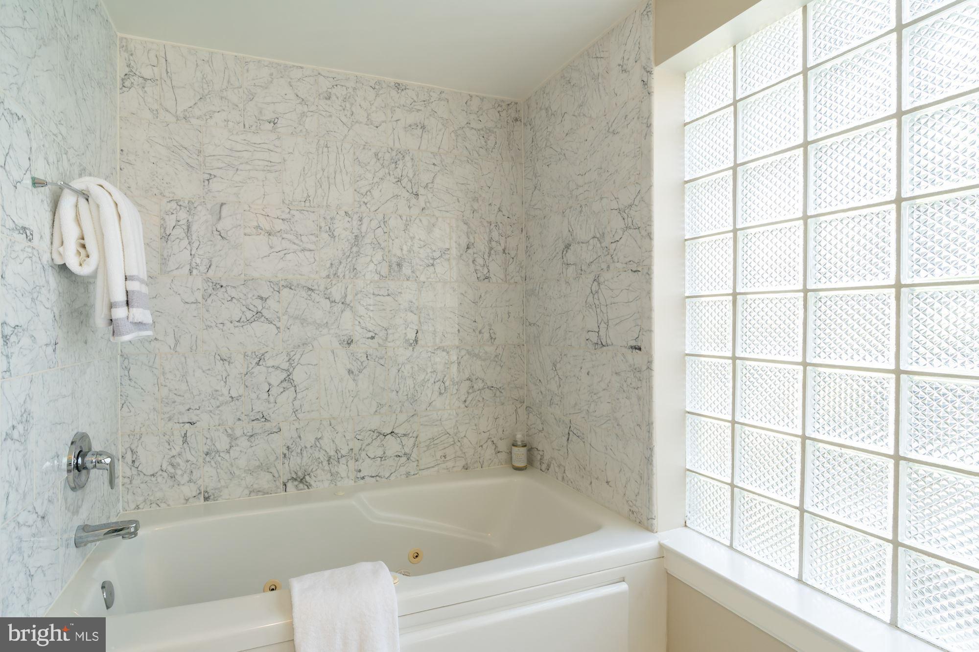 1441 Florida Avenue Northwest, Unit 3B Washington, DC 20009 - Photo 17 of 29 Primary bath