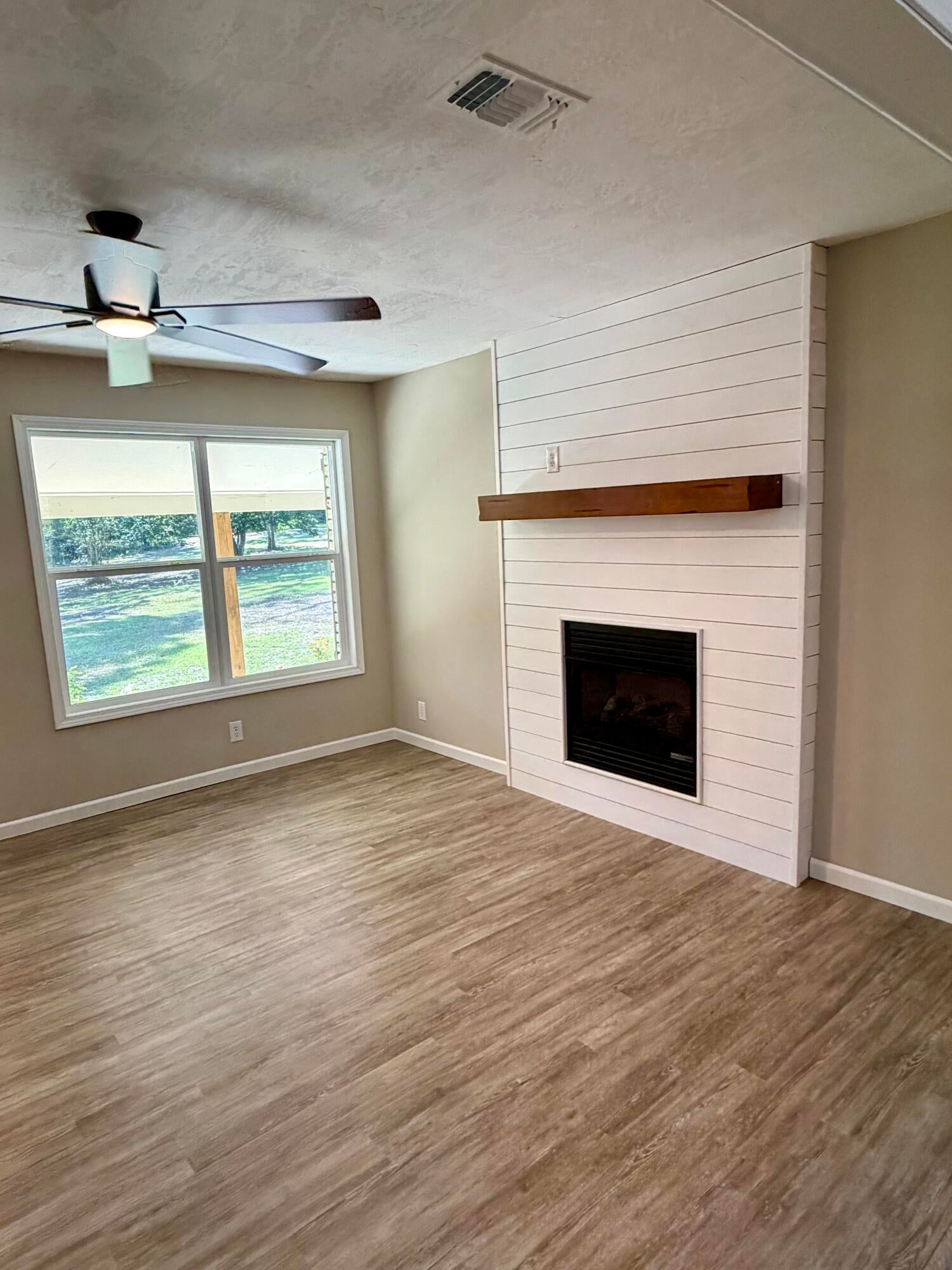 217 Midway Church Road Sumrall, MS 39482 - Photo 4 of 32 Gallery Image 4