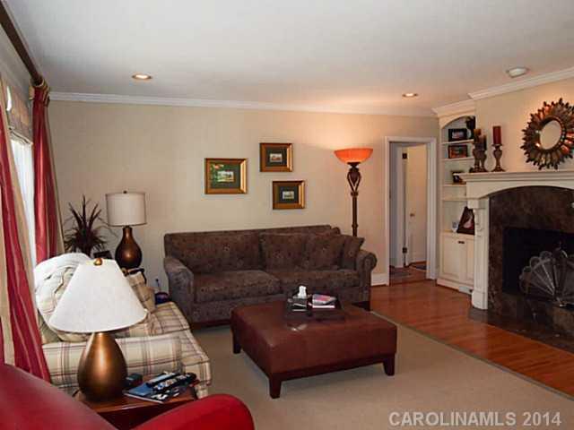 615 Edgemont Road Charlotte, NC 28211 - Photo 2 of 16 Gallery Image 2
