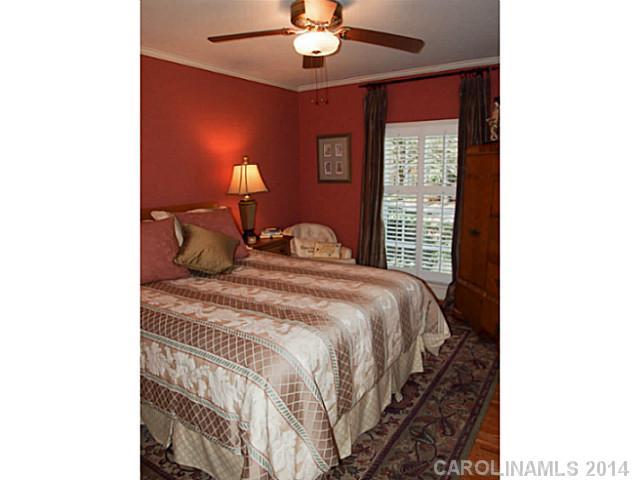 615 Edgemont Road Charlotte, NC 28211 - Photo 13 of 16 Gallery Image 13