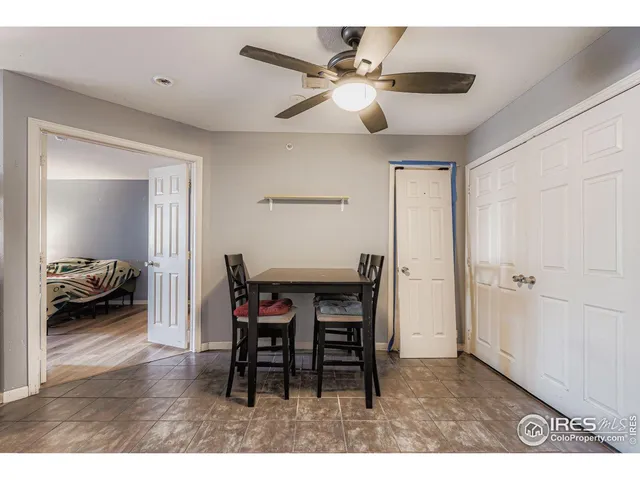 a view of a livingroom with furniture