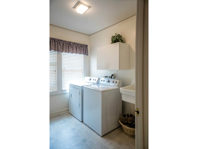 127 Dwight Road Burlingame, CA 94010 - Photo 8 of 24 Gallery Image 8