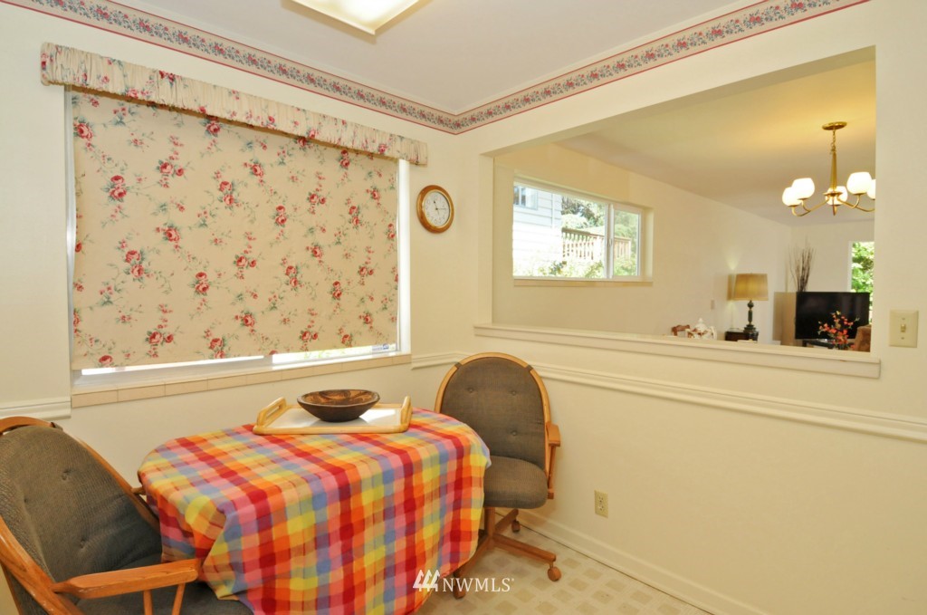 3830 Northeast 98th Street Seattle, WA 98115 - Photo 14 of 25