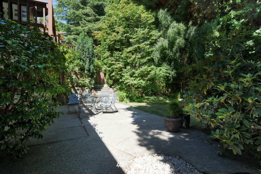 3830 Northeast 98th Street Seattle, WA 98115 - Photo 22 of 25