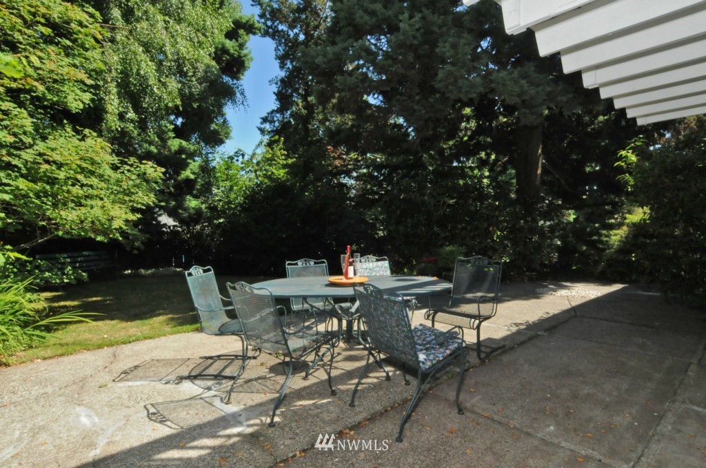 3830 Northeast 98th Street Seattle, WA 98115 - Photo 23 of 25