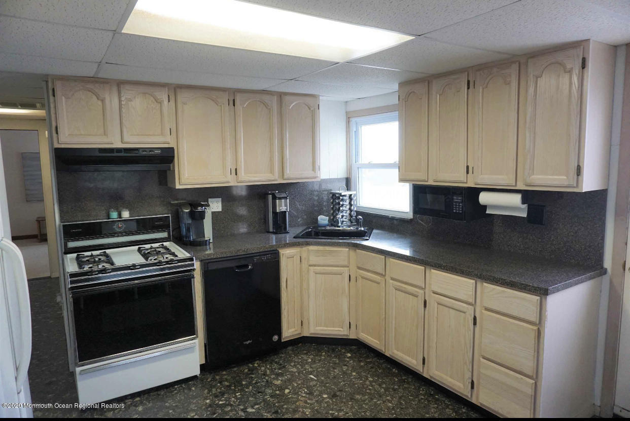 1510 R Bay Boulevard Seaside Heights, NJ 08751 - Photo 4 of 21 IMG_5854