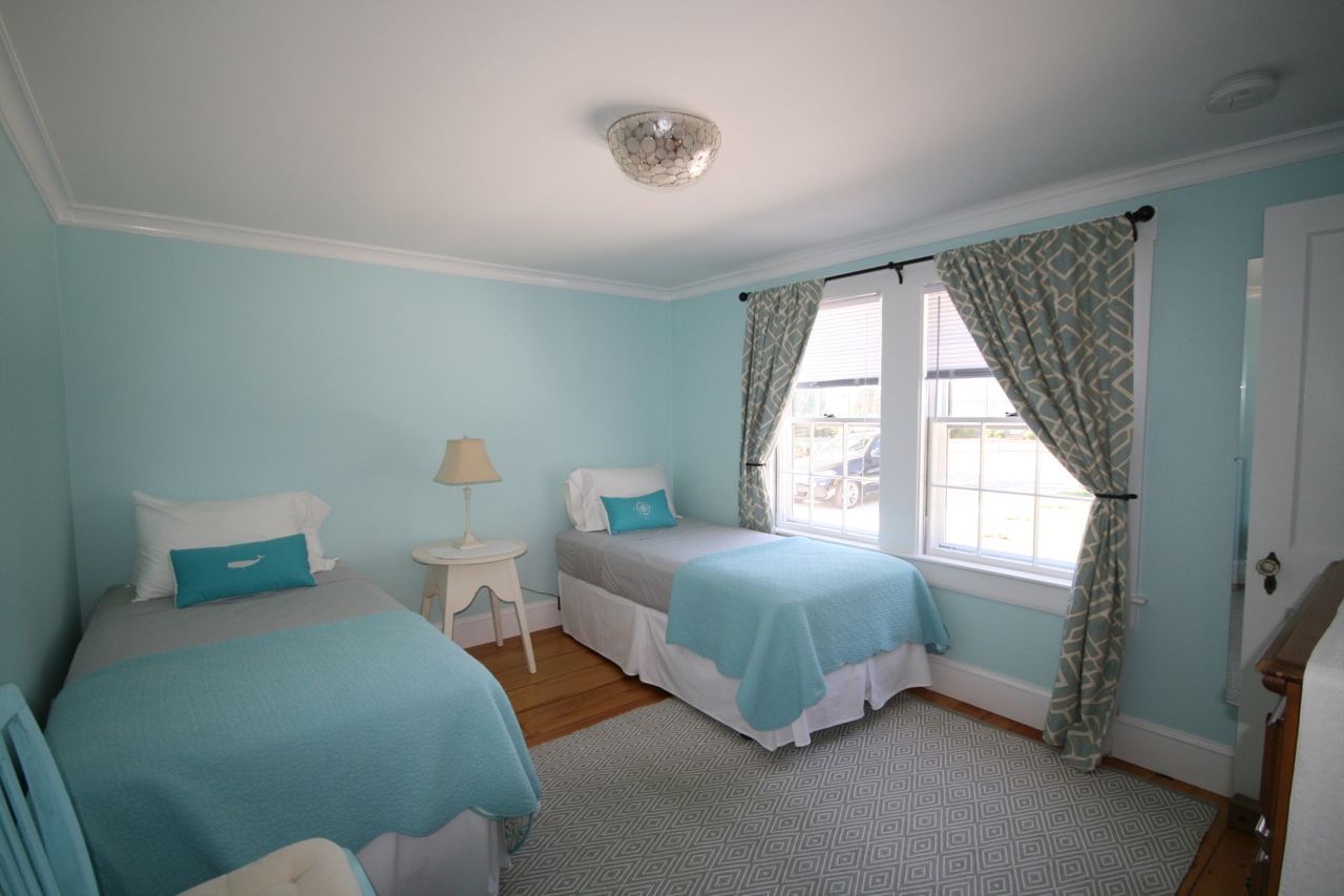 19 Hummock Pond Road Nantucket, MA 02554 - Photo 9 of 11 Gallery Image 9