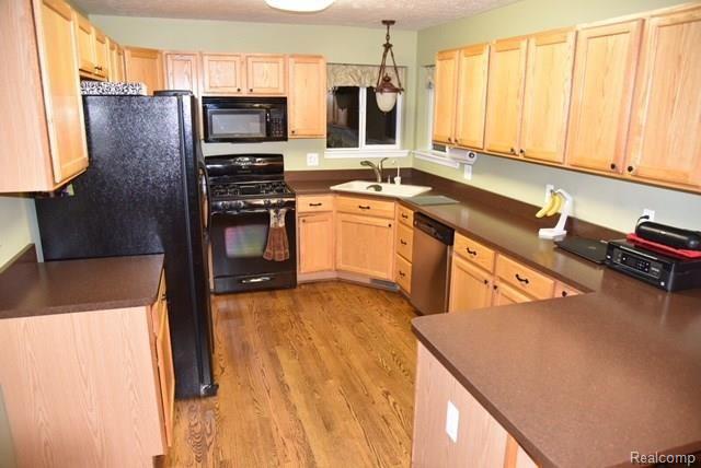 2241 Ridgewood Drive Howell, MI 48843 - Photo 32 of 44 IMG_4728.JPG