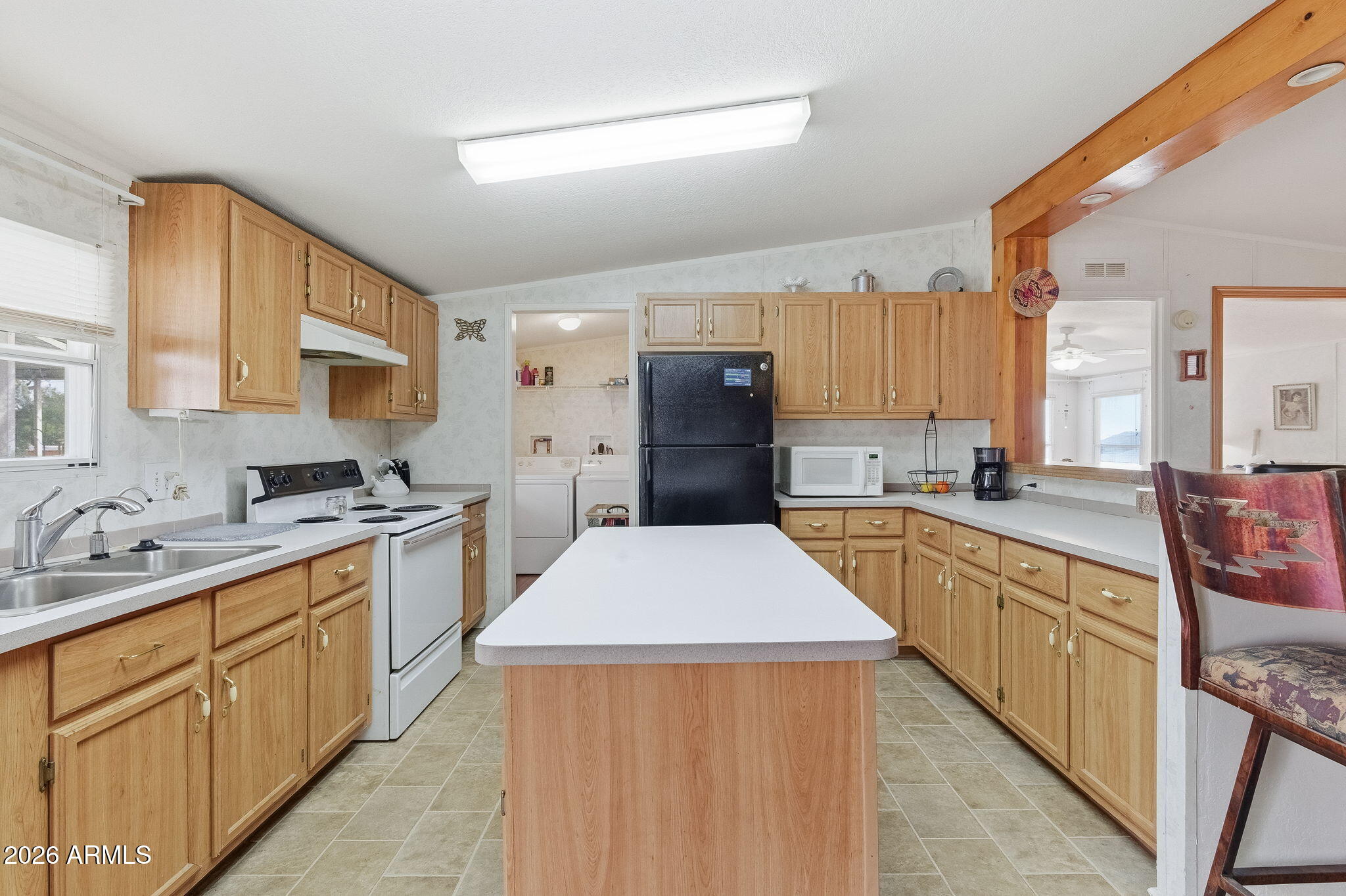 13202 North 19th Way Phoenix, AZ 85022 - Photo 7 of 20