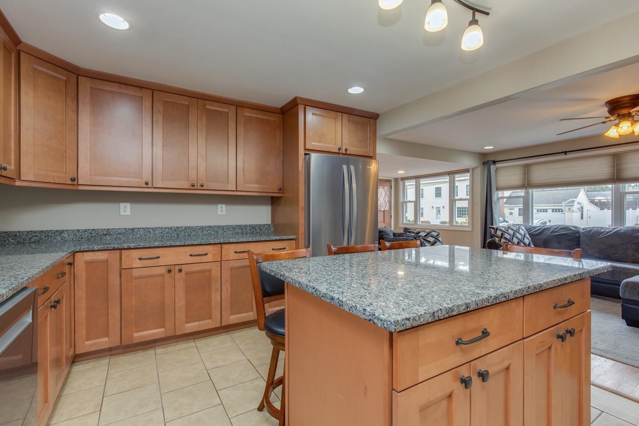 9 Ruth Street Bedford, NH 03110 - Photo 11 of 47