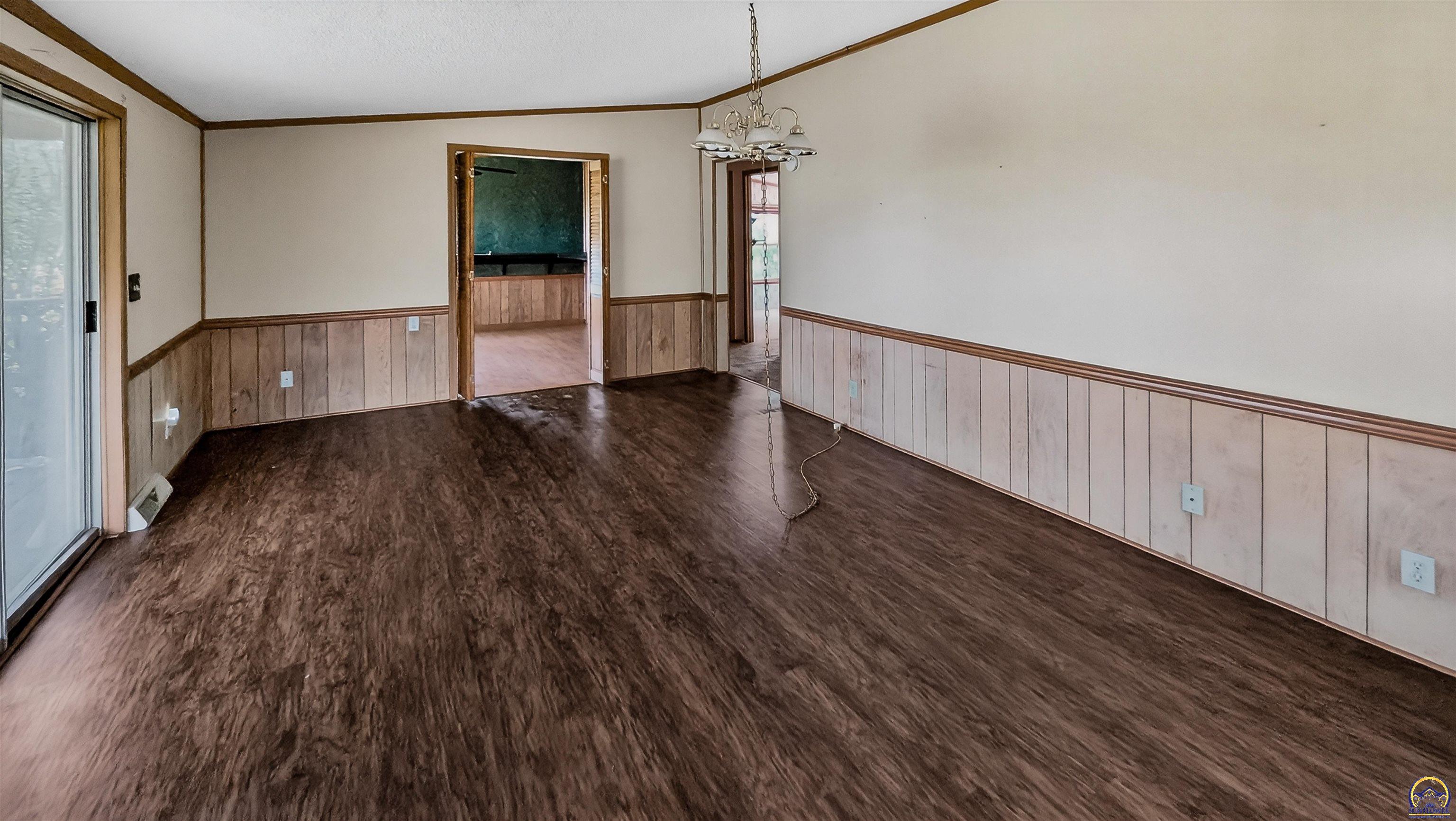 1602 Emmer Road Hartford, KS 66854 - Photo 10 of 34