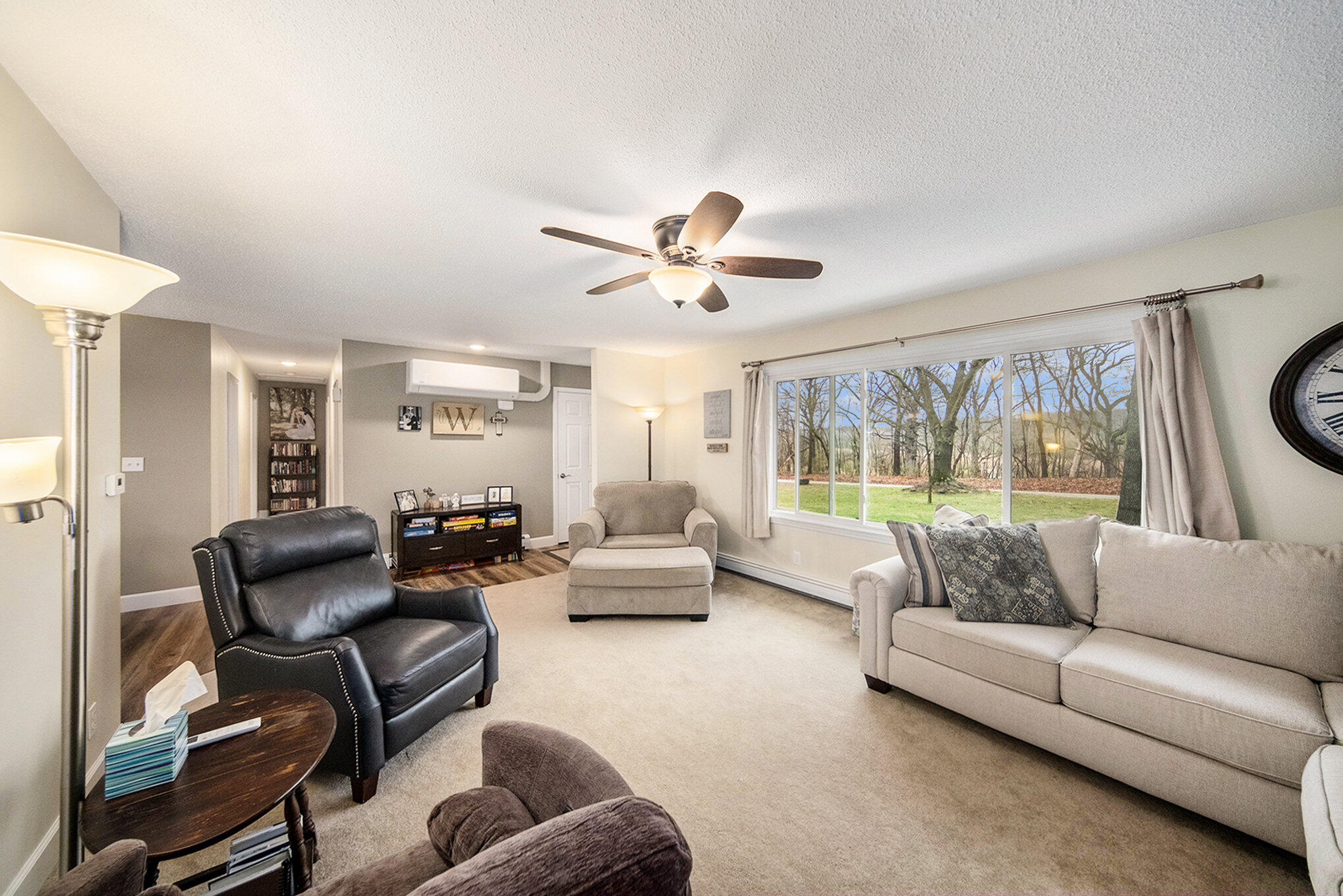 5645 Wheaton Road Jackson, MI 49201 - Photo 6 of 29 Living Room