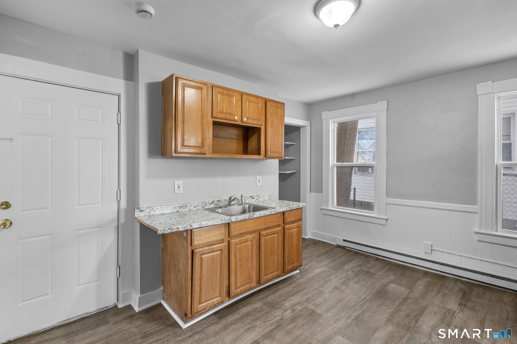 48 Dikeman Street Waterbury, CT 06704 - Photo 5 of 29