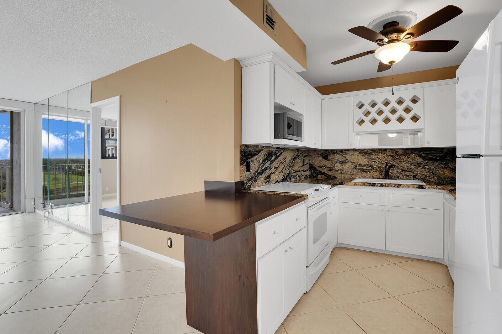 336 Golfview Road, Unit 1115 North Palm Beach, FL 33408 - Photo 13 of 40 Kitchen