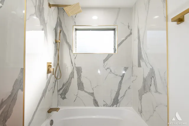 $286,900 | 251 North Pleasant Drive, Glenwood, IL 60425