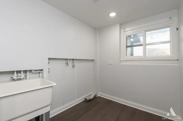 $286,900 | 251 North Pleasant Drive, Glenwood, IL 60425