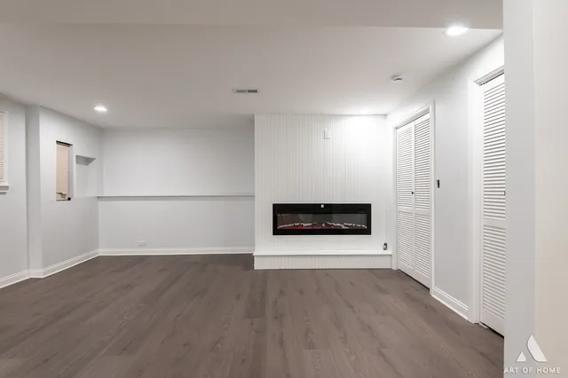 $286,900 | 251 North Pleasant Drive, Glenwood, IL 60425