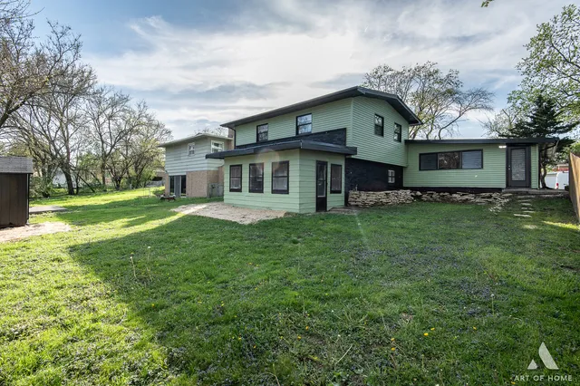 $286,900 | 251 North Pleasant Drive, Glenwood, IL 60425