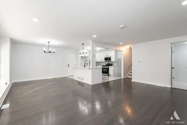 $286,900 | 251 North Pleasant Drive, Glenwood, IL 60425