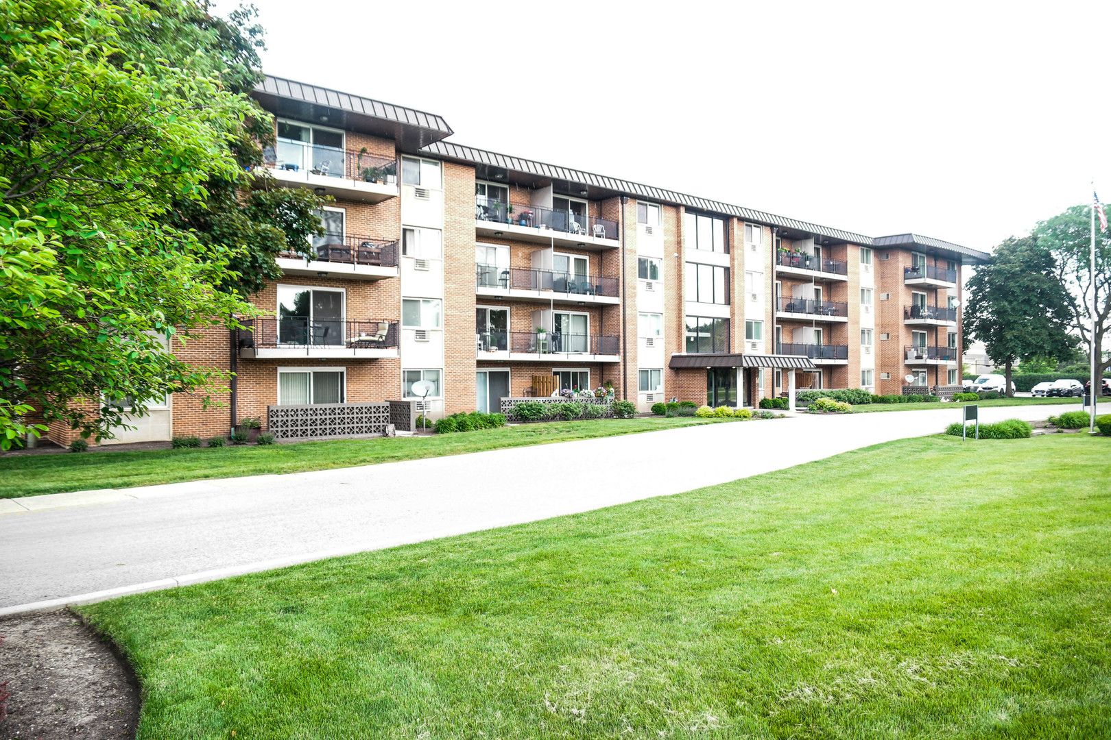 2234 South Goebbert Road, Unit 114 Arlington Heights, IL 60005 - Photo 15 of 20