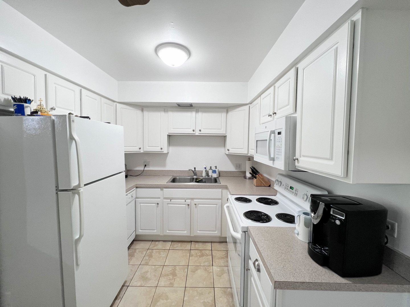 2234 South Goebbert Road, Unit 114 Arlington Heights, IL 60005 - Photo 3 of 20