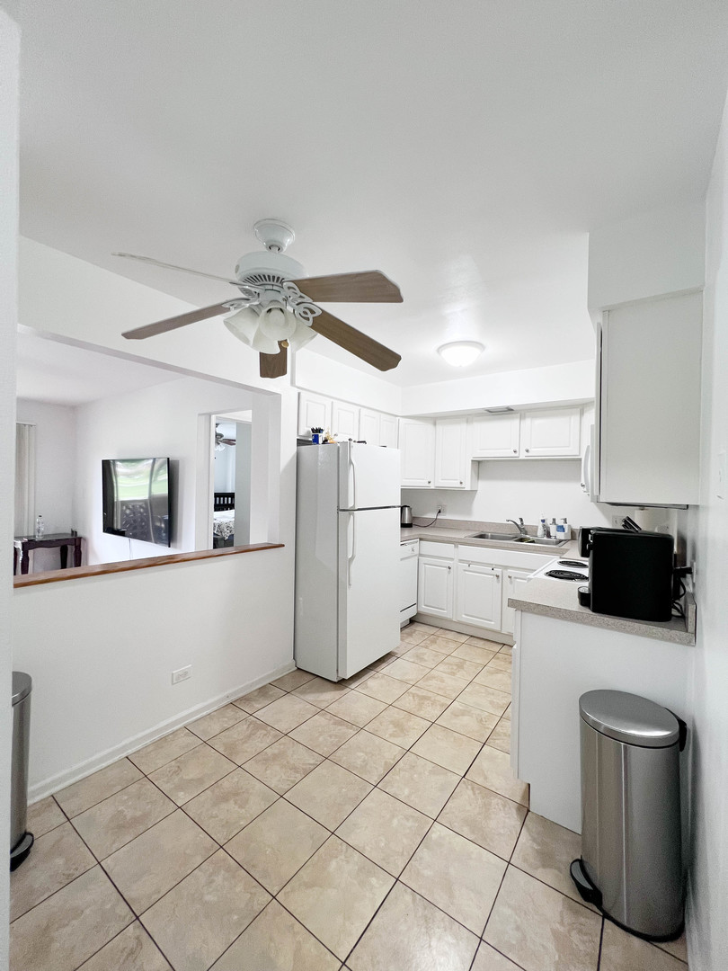 2234 South Goebbert Road, Unit 114 Arlington Heights, IL 60005 - Photo 4 of 20