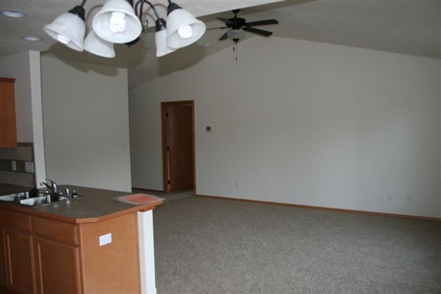 1402 South Bowdish Road Spokane Valley, WA 99206 - Photo 4 of 6