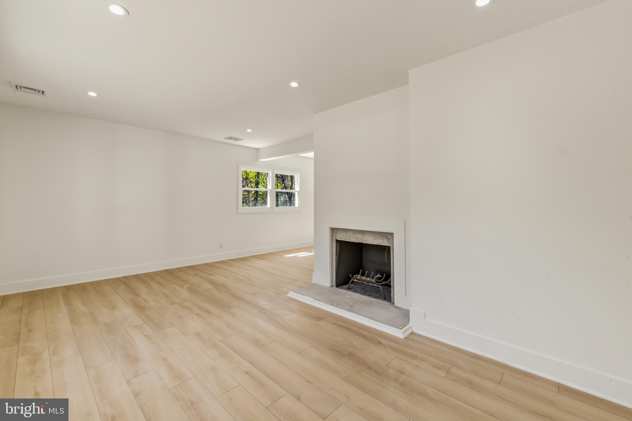 1256 Hurffville Road Woodbury, NJ 08096 - Photo 5 of 35