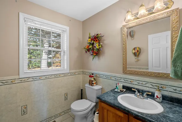 $869,900 | 17 Meredith Road, Salem, NH 03079