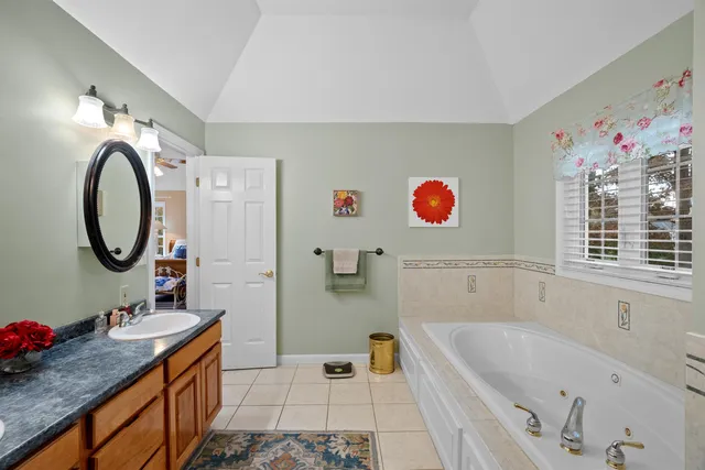 $869,900 | 17 Meredith Road, Salem, NH 03079