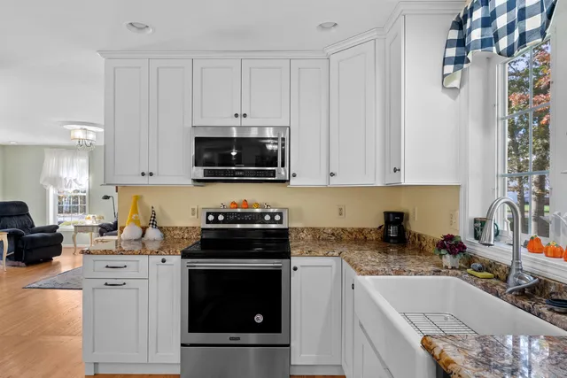 $869,900 | 17 Meredith Road, Salem, NH 03079