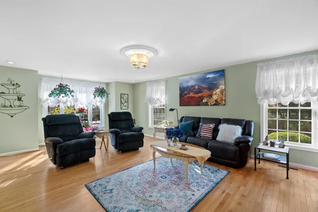 $869,900 | 17 Meredith Road, Salem, NH 03079