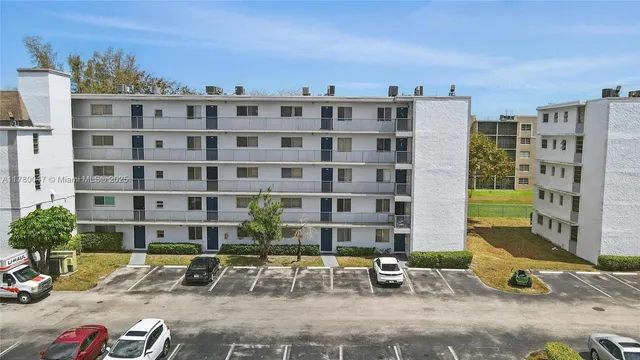 $2,400 | 8540 Sherman Circle North, Unit 408, Miramar, FL 33025