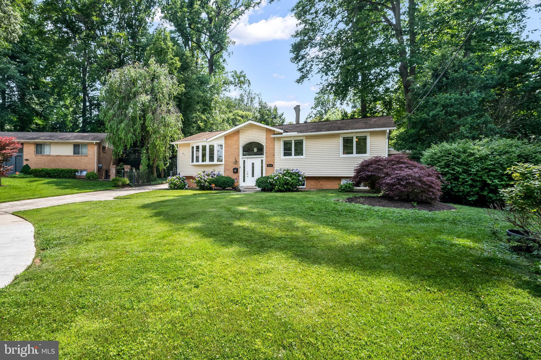 8926 Cromwell Drive Springfield, VA 22151 - Photo 7 of 43 SPRINGFIELD | KINGS PARK, Sunny & updated 4BR/3BA