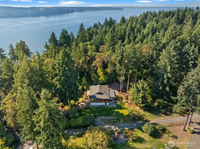 $1,100,000 | 1130 Queets Drive, Fox Island, WA 98333