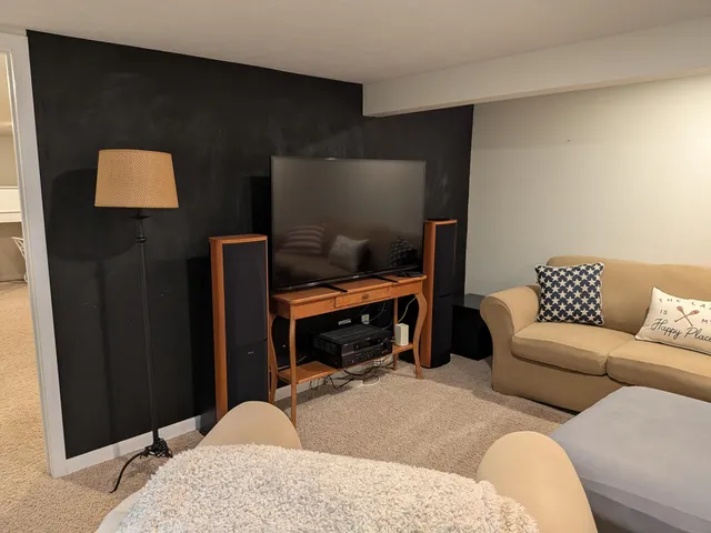 $2,400 | 54 West 35th Street, Holland, MI 49423