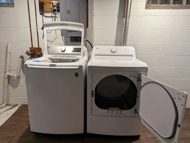 $2,400 | 54 West 35th Street, Holland, MI 49423