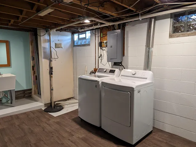 $2,400 | 54 West 35th Street, Holland, MI 49423