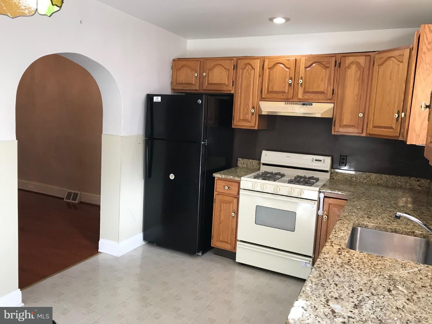 1122 Greenwich Street Philadelphia, PA 19147 - Photo 5 of 12 Kitchen