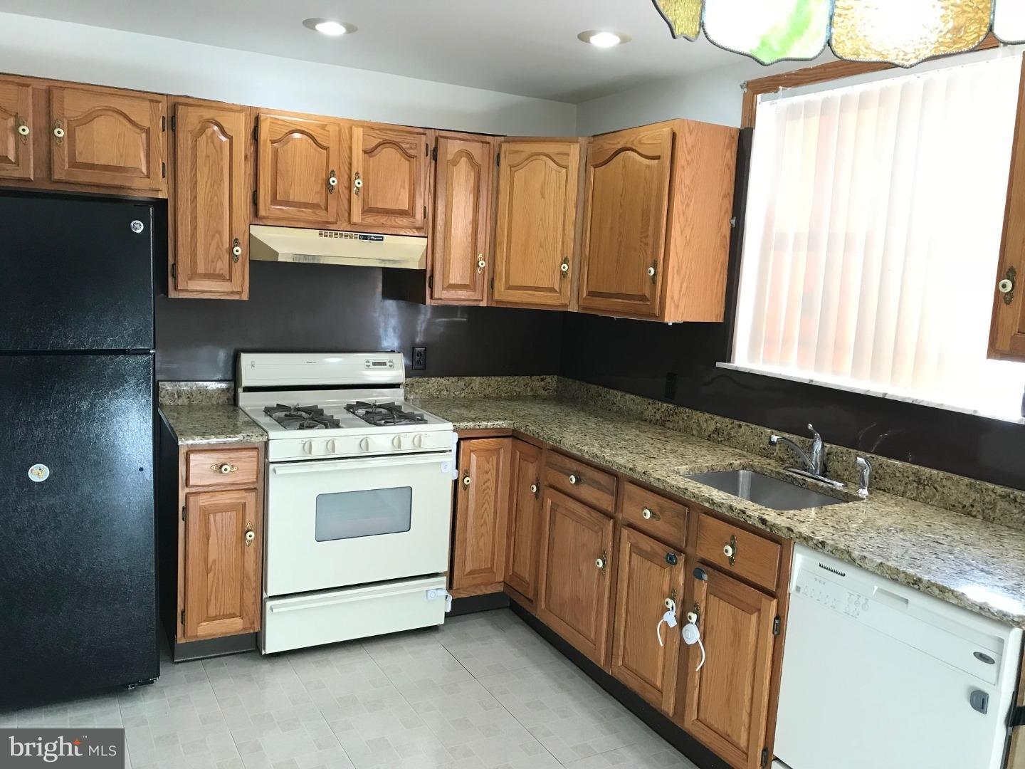 1122 Greenwich Street Philadelphia, PA 19147 - Photo 6 of 12 Kitchen