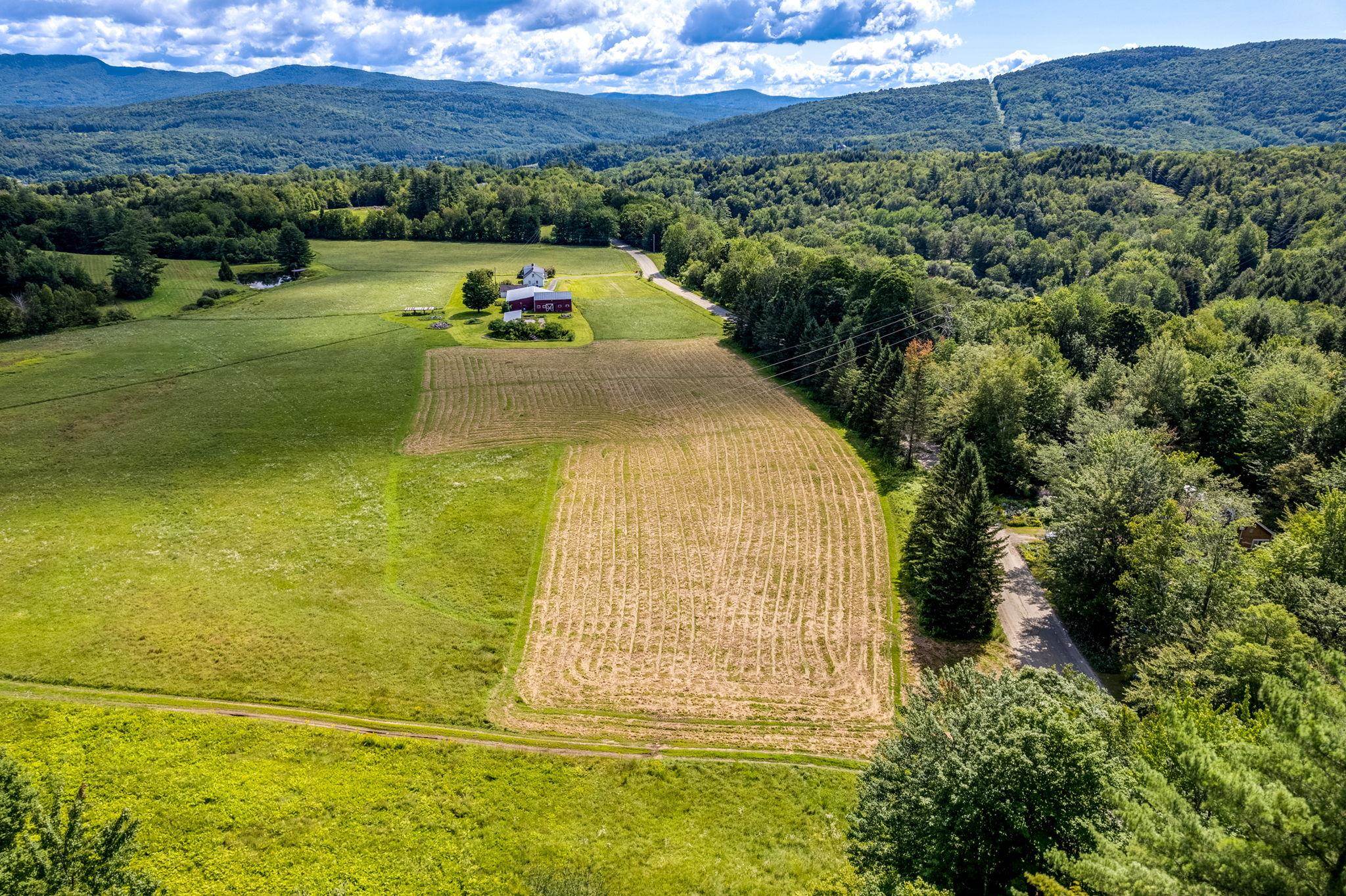 2739 Crossett Hill Road, Unit 4 Duxbury, VT 05676 - Photo 11 of 32