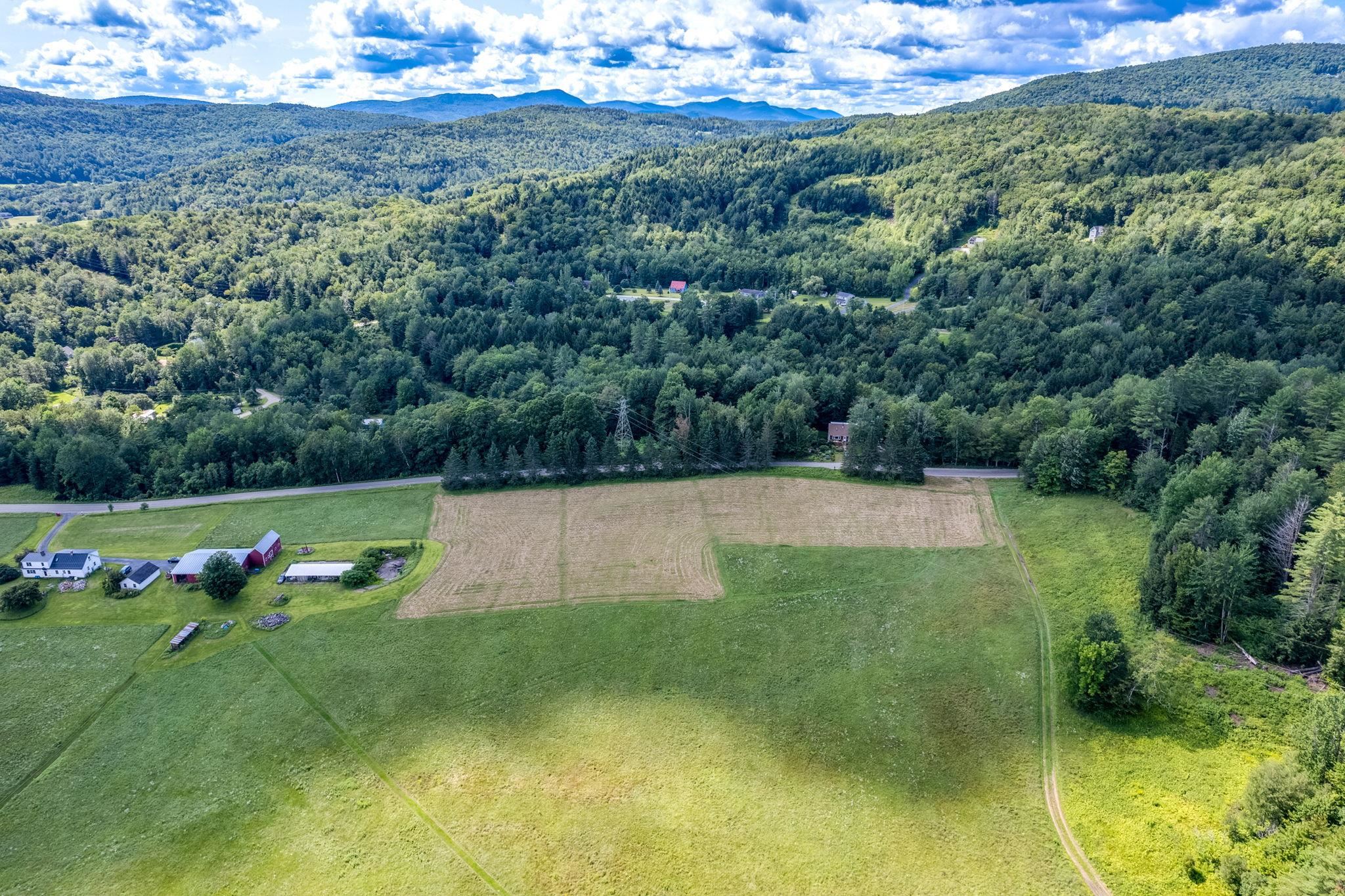 2739 Crossett Hill Road, Unit 4 Duxbury, VT 05676 - Photo 5 of 32